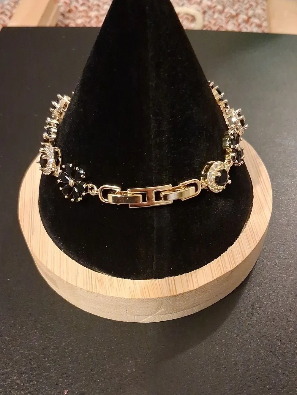 18k GF Elegant Black Stone Floral Bracelet With CZ